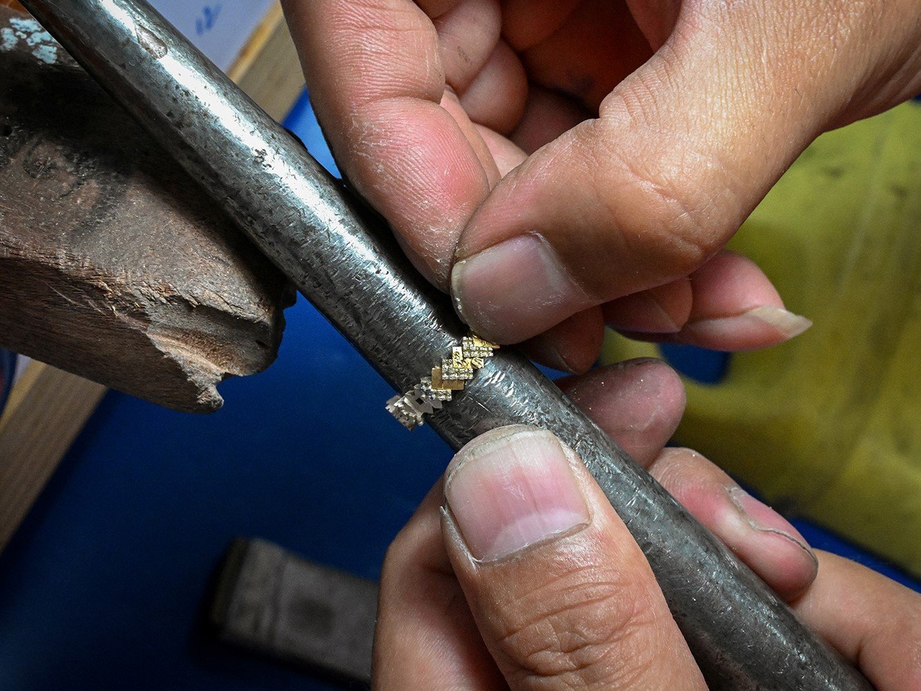 The mastery behind our craft: excellence in every facet of our jewellery manufacturing 13 EJI is a Hong Kong based jewellery manufacturer specializing in diamond gold jewellery with over 30 years of experience providing bespoke, oem and wholesale serive etc