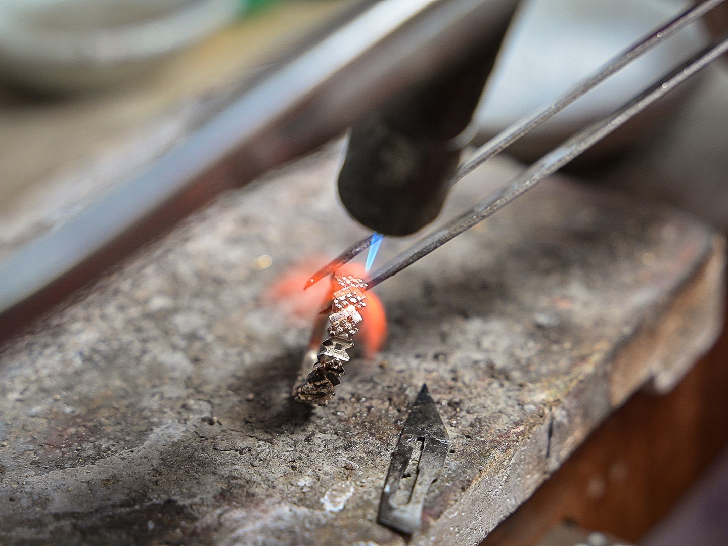 The mastery behind our craft: excellence in every facet of our jewellery manufacturing 14 EJI is a Hong Kong based jewellery manufacturer specializing in diamond gold jewellery with over 30 years of experience providing bespoke, oem and wholesale serive etc