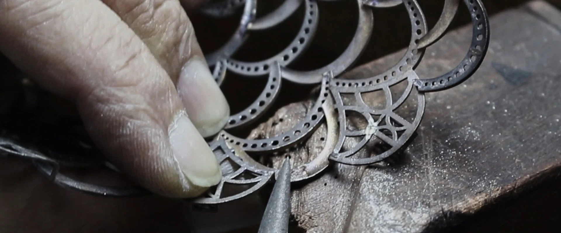 We-started-using-certified-recycled-gold