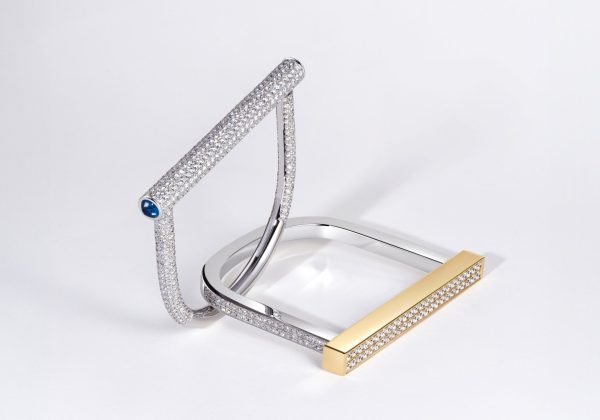 D collection Diamond D-bangle in 18K Gold